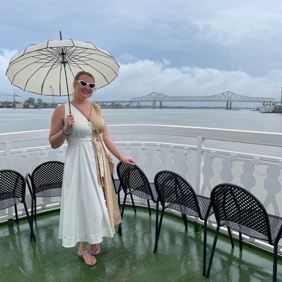 Meet your Posher, Robin - Picture 2 of 3